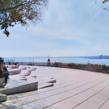 Апартаменты Bairro Alto Corner *